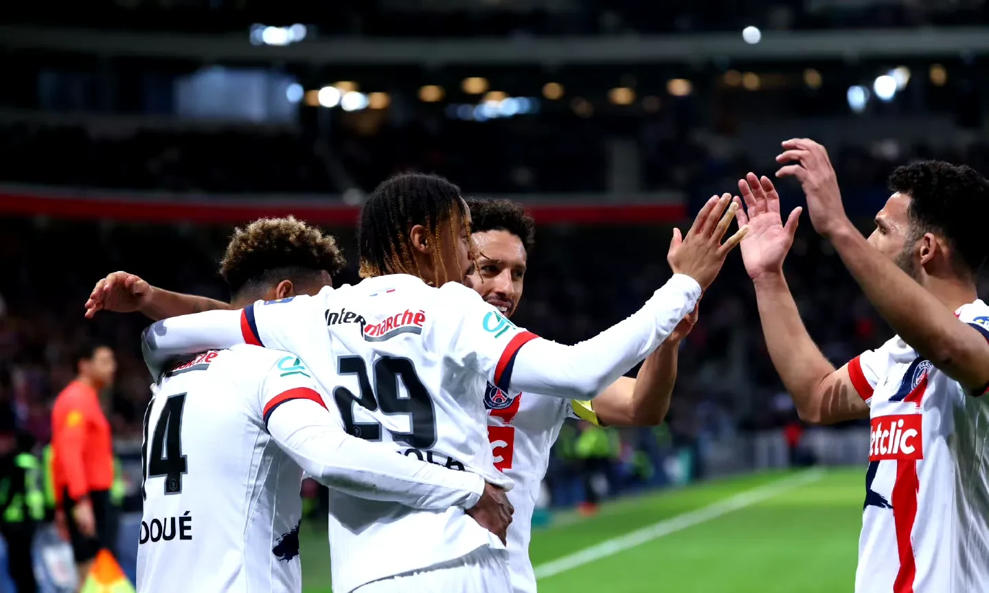 开云官网-穆古鲁扎迎来七赛季出色发挥，巴黎圣日耳曼观众热烈欢呼！-开云官网