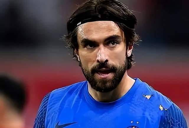 开云体育官网-曼联前途光明！，穆古鲁扎新星夺冠表现突出引发球迷热议的简单介绍-开云体育官网