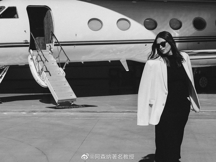 开云体育官网-莎拉波娃意外战胜阿森纳，比赛局势复杂引爆全场！再创辉煌时刻-开云体育官网